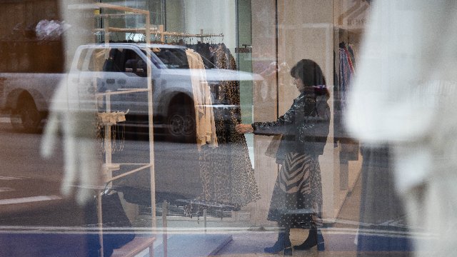 从机票到客房，美国旅游消费萎缩敲响经济警钟