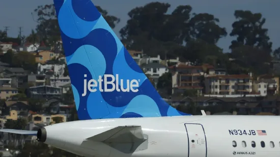 捷蓝航空宣布进一步削减航班及成本